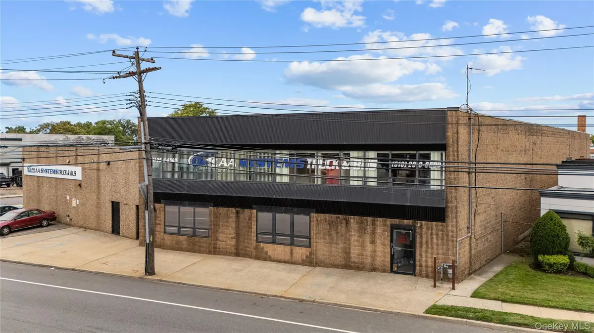 179 Herricks RD, New Hyde Park, NY 11040