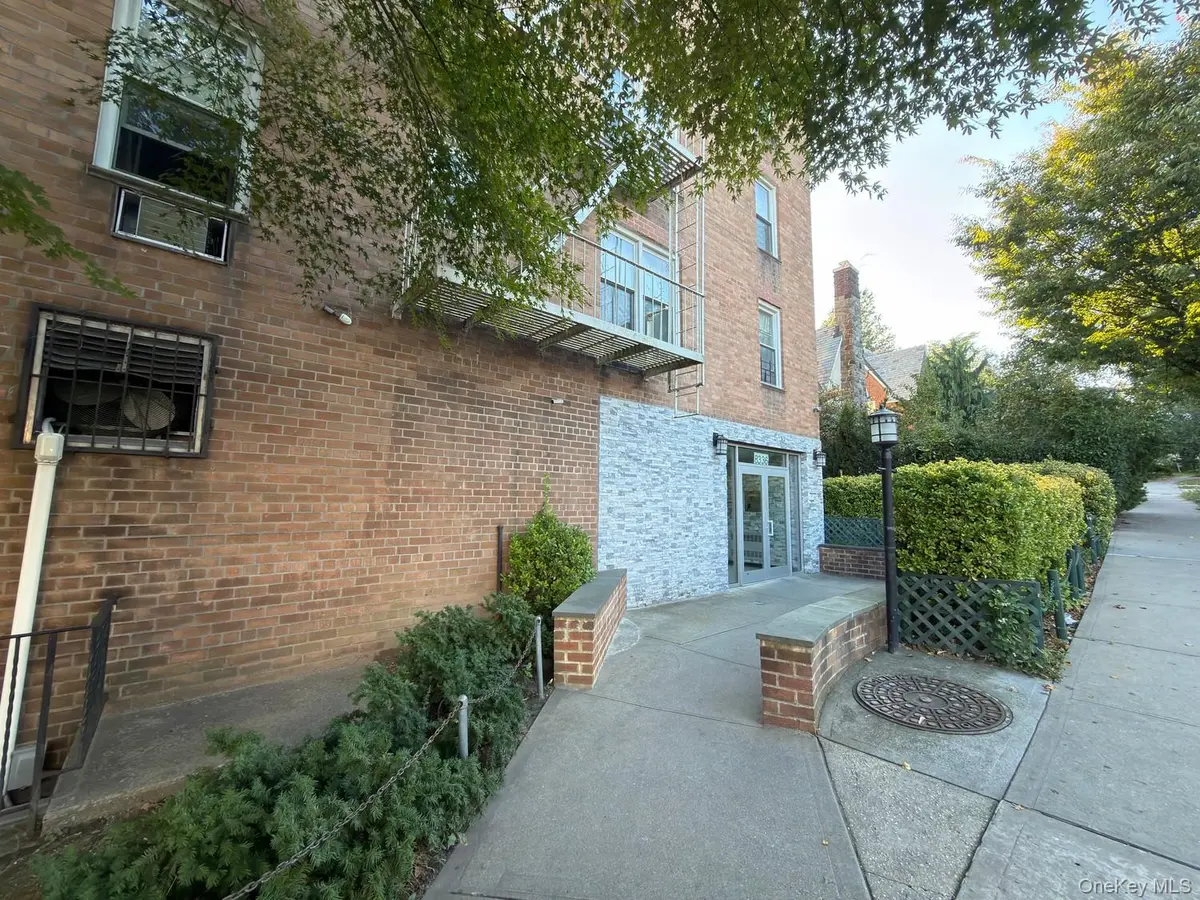 8336 Beverly RD #5G, Kew Gardens, NY 11415