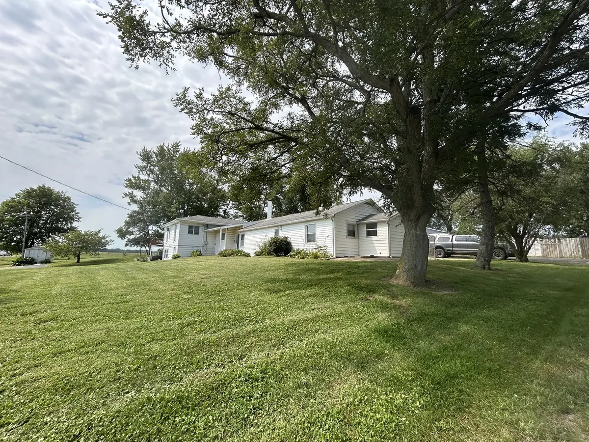 18527 Poland RD, Danville, IL 61834