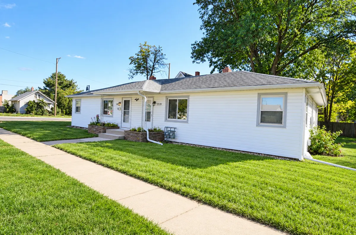 1519 21st AVE, Rockford, IL 61104