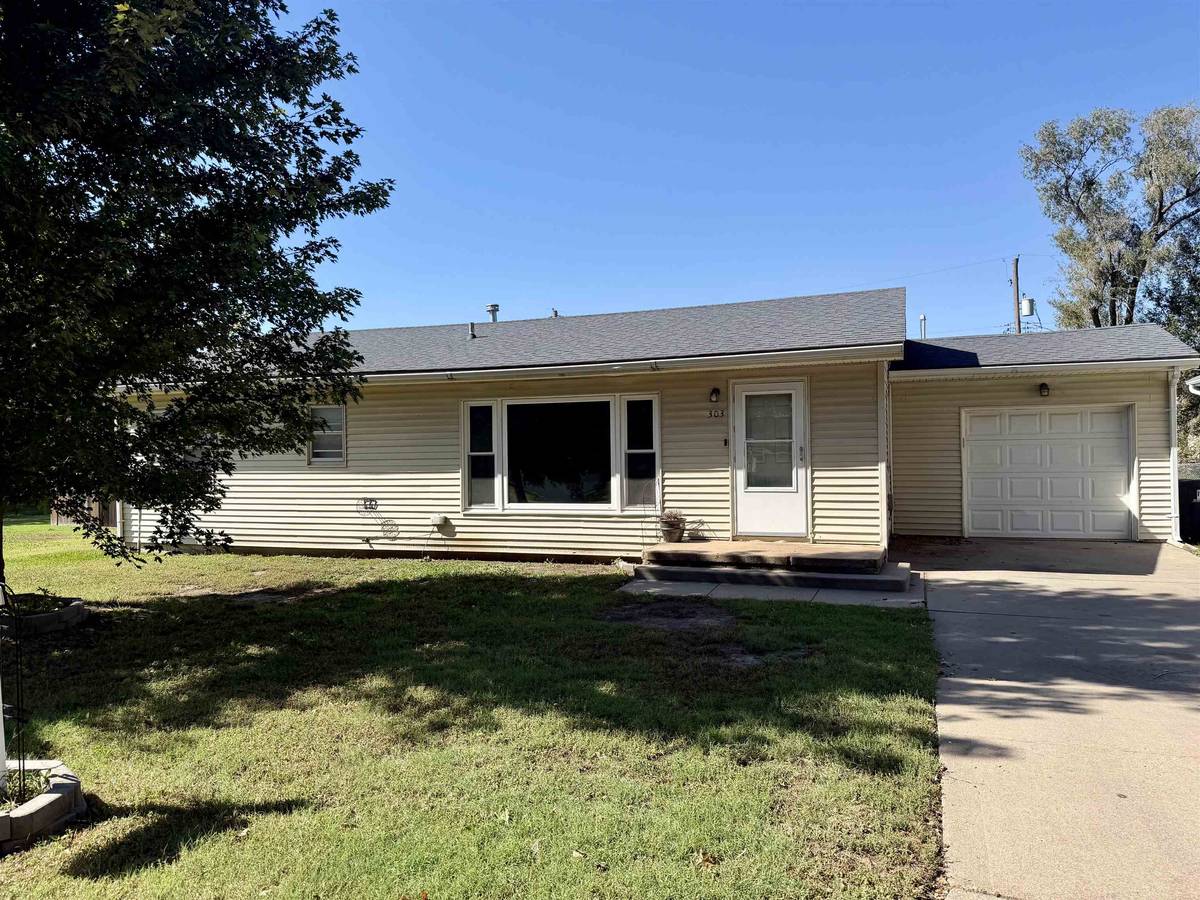 303 N Hillside St, El Dorado, KS 67042
