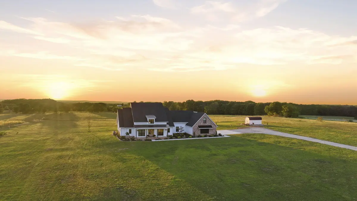 2345 Cologna RD, Marshfield, MO 65706