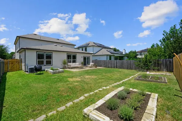 2215 McCombs ST, Georgetown, TX 78626