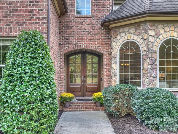 3823 Lakeside DR, Charlotte, NC 28270