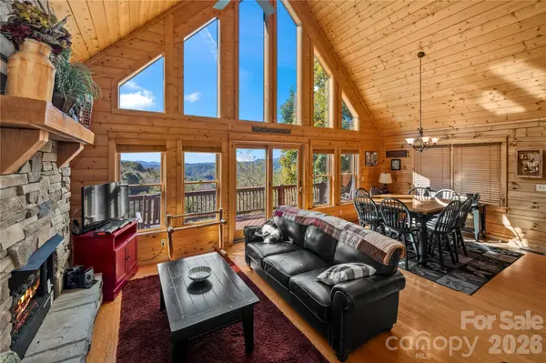 39 Valley Heights RD, Mars Hill, NC 28754