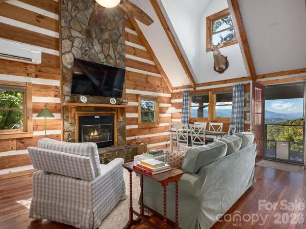375 Daly DR, Clyde, NC 28721