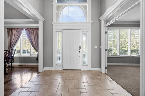 5211 W 164th TER, Overland Park, KS 66085