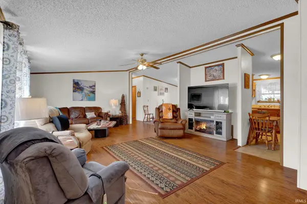 77 Cindy LN, Bedford, IN 47421
