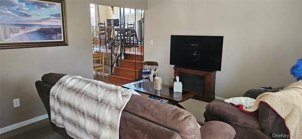126 Waterford RD #Lower, Island Park, NY 11558