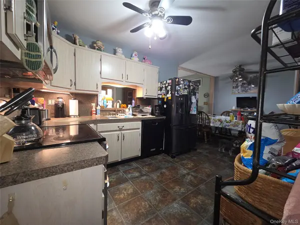609 Alwick AVE, West Islip, NY 11795