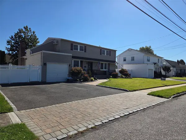 609 Alwick AVE, West Islip, NY 11795