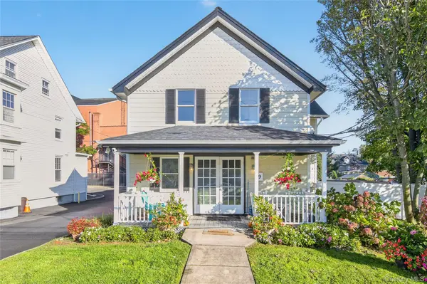9 E Carver ST, Huntington, NY 11743