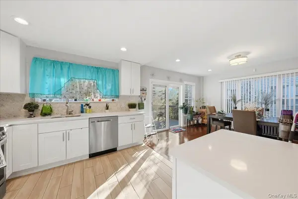 8 Frazier ST, Hempstead, NY 11550