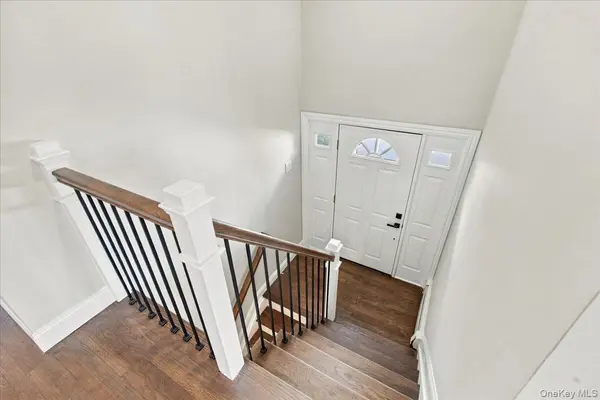 9 John ST, Bethpage, NY 11714