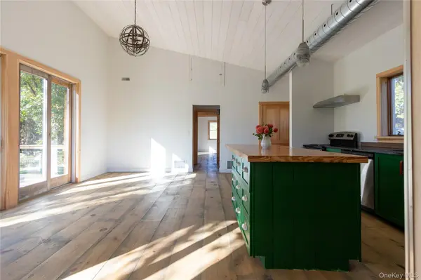 1024 Livingston RD, Elizaville, NY 12523