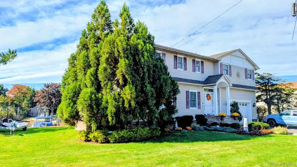 120 Mayhew AVE, Babylon, NY 11702