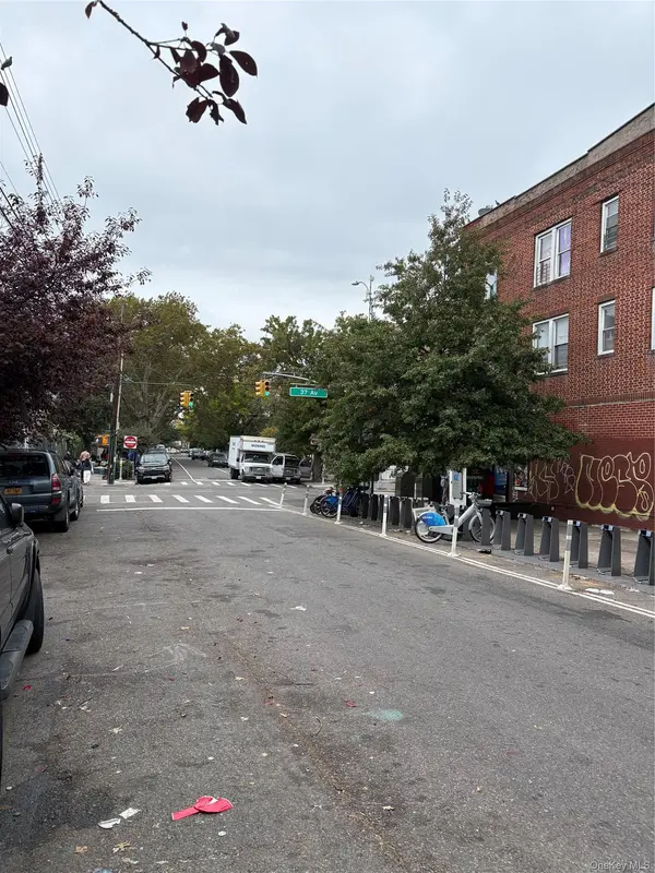 10002 37th AVE, Corona, NY 11368
