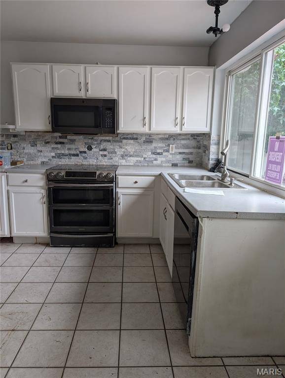 371 Palermo DR, Ballwin, MO 63021