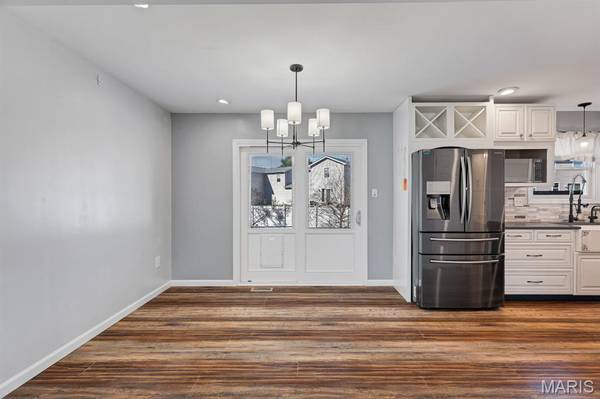1052 Chesterfield DR, Wentzville, MO 63385