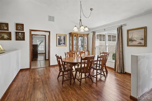 821 Turnberry RD, Belleville, IL 62223