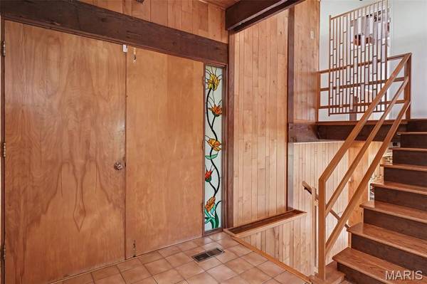 120 Glenwood DR, Fenton, MO 63026