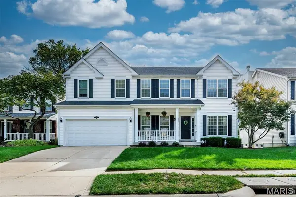 820 Jb Hunt CT, Ballwin, MO 63021