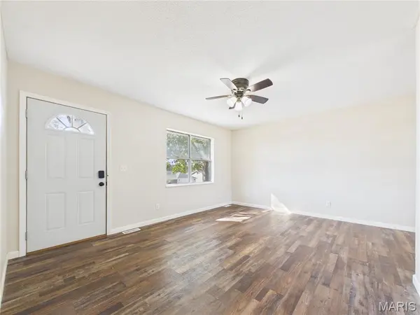 1016 Crestview LN, Perryville, MO 63775