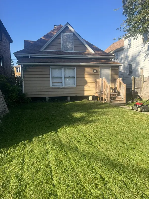 8 W 137th PL, Riverdale, IL 60827