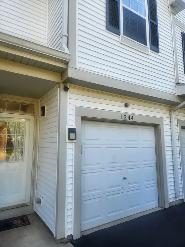 1244 Denver CT #1244, Naperville, IL 60540