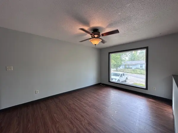 909 Sunset RDG, Danville, IL 61832