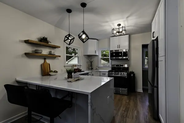 143 E Division ST, Villa Park, IL 60181