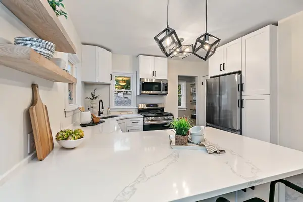 143 E Division ST, Villa Park, IL 60181