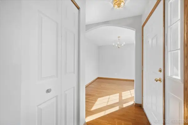 761 Blooming DR, Dekalb, IL 60115