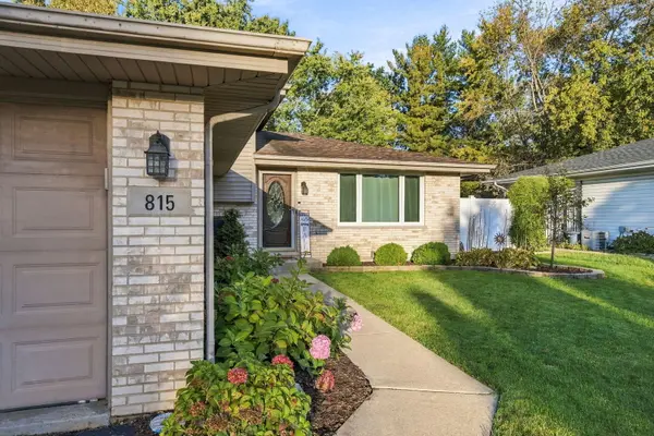 815 Pine Needle LN, Joliet, IL 60432