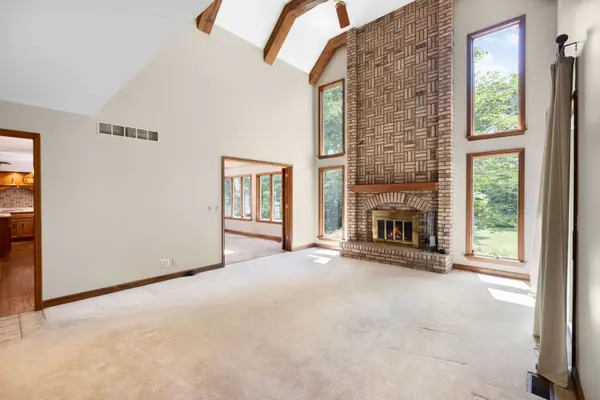 37W305 Crane RD, St. Charles, IL 60175