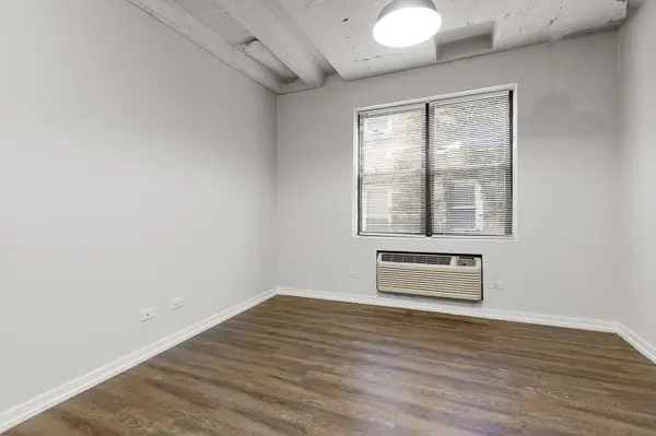 5718 N Winthrop AVE #404, Chicago, IL 60660