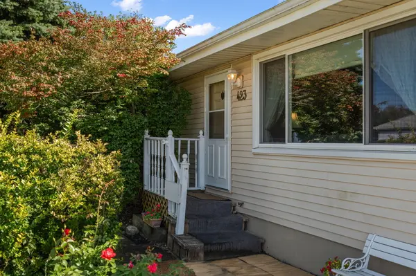 423 Stratford LN, Schererville, IN 46375