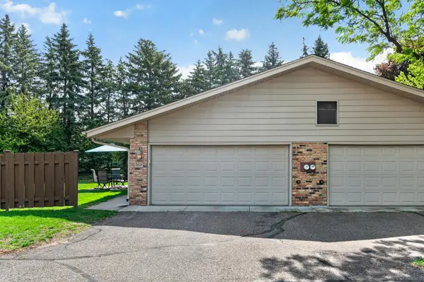 9601 Lonsdale CIR, Minnetonka, MN 55305