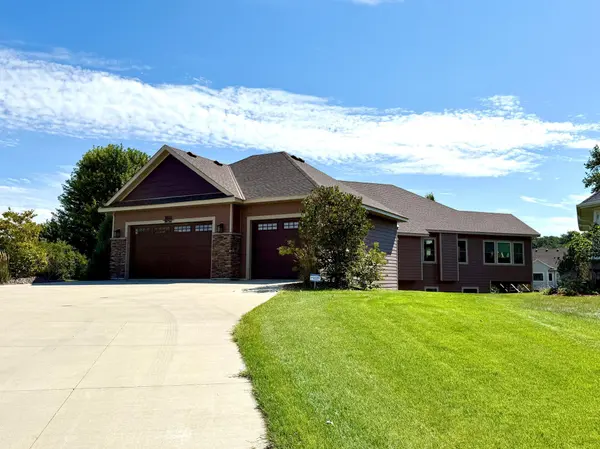 1614 Quie LN, Northfield, MN 55057