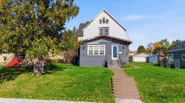 911 10th AVE, Two Harbors, MN 55616