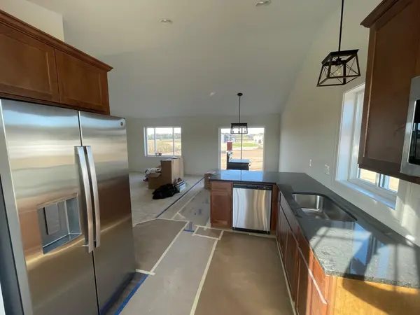 34026 Walbo DR NW, Cambridge, MN 55008