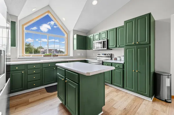2044 Pheasant Run ST, Shakopee, MN 55379