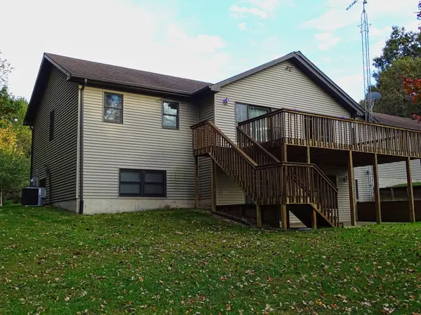 W2089 Spring Creek RD, Durand, WI 54736