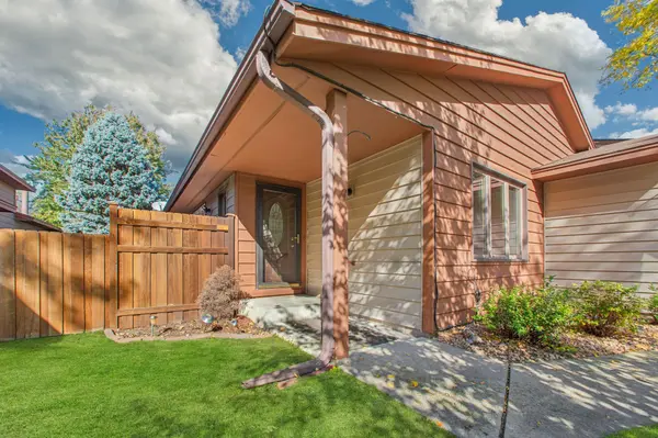 5347 Emerald WAY, Apple Valley, MN 55124