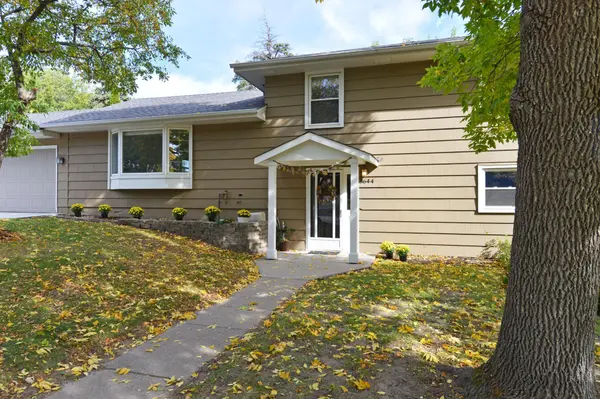 8644 Poplar Bridge Curve, Bloomington, MN 55437