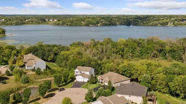 2225 Lake CIR, Victoria, MN 55386