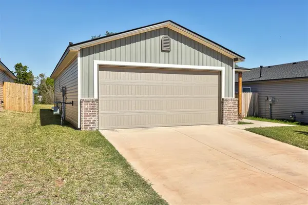 1302 Guthrie Farms BLVD, Guthrie, OK 73044