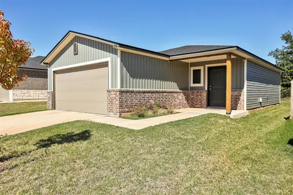 1302 Guthrie Farms BLVD, Guthrie, OK 73044