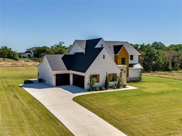 3340 Somerset Farms RD, Newalla, OK 74857