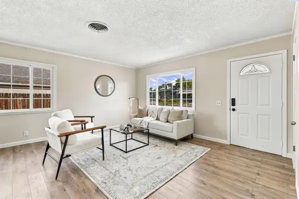 357 Sanford Ave, Richland, WA 99352